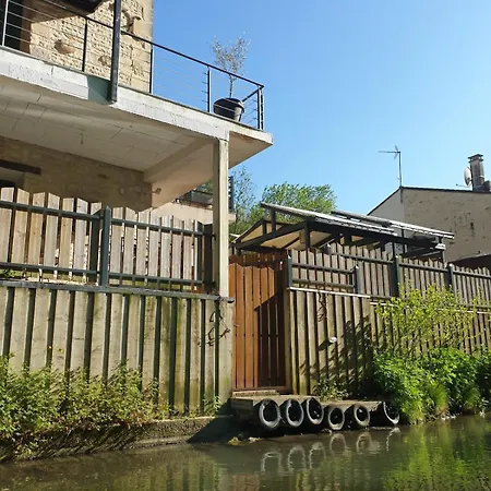 Апартаменты La Chaume Du Marais Poitevin Avec Barque Poitevin Marsh With Boat